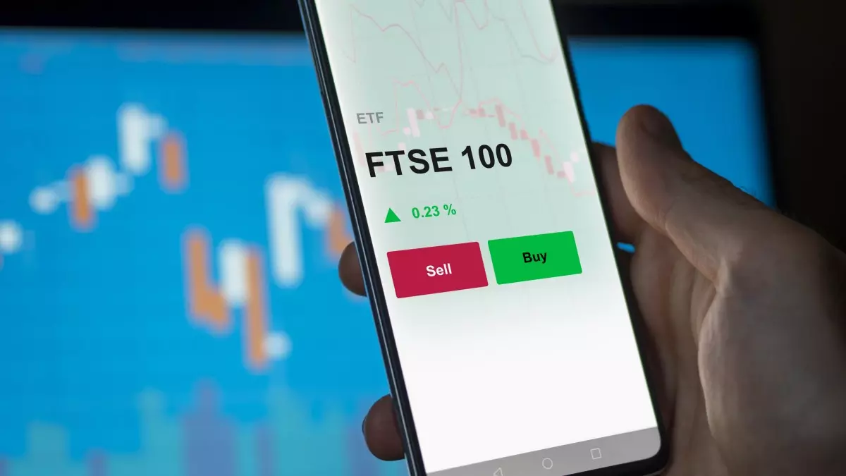 FTSE 100 Performance: Key Factors to Watch
